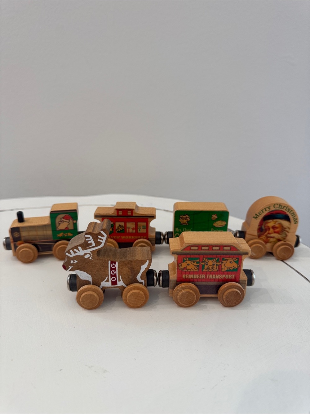 Maple Landmark Christmas Train Cars (compatible with Thomas & Brio)